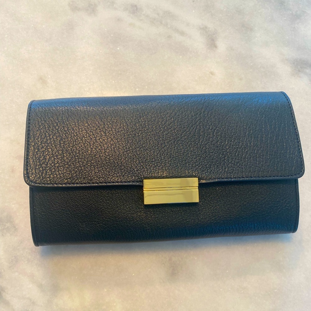 Gigi New York black clutch